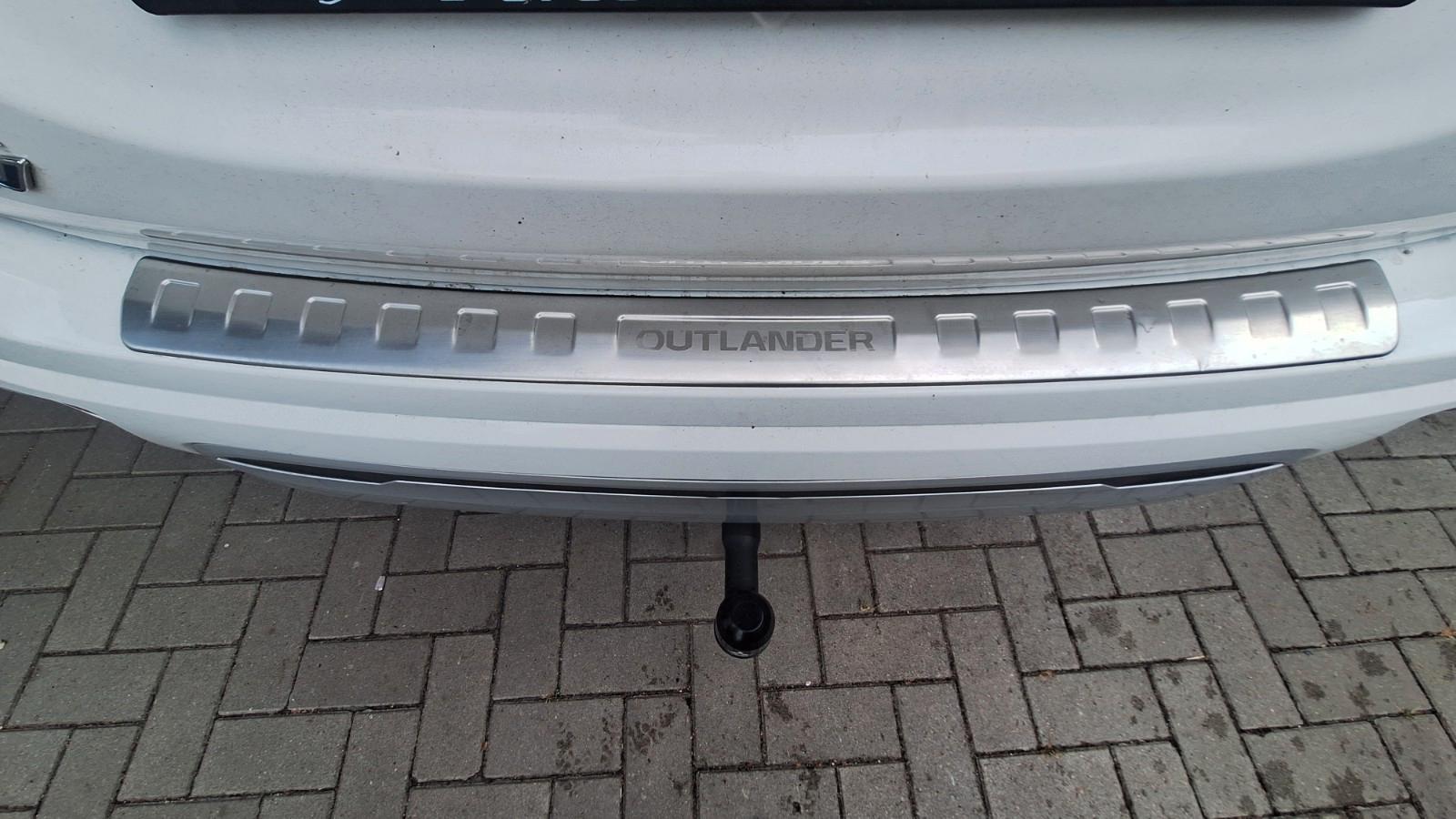 Mitsubishi Outlander 2.4 MIVEC PLUG-IN HYBRID 4WD Top Top
