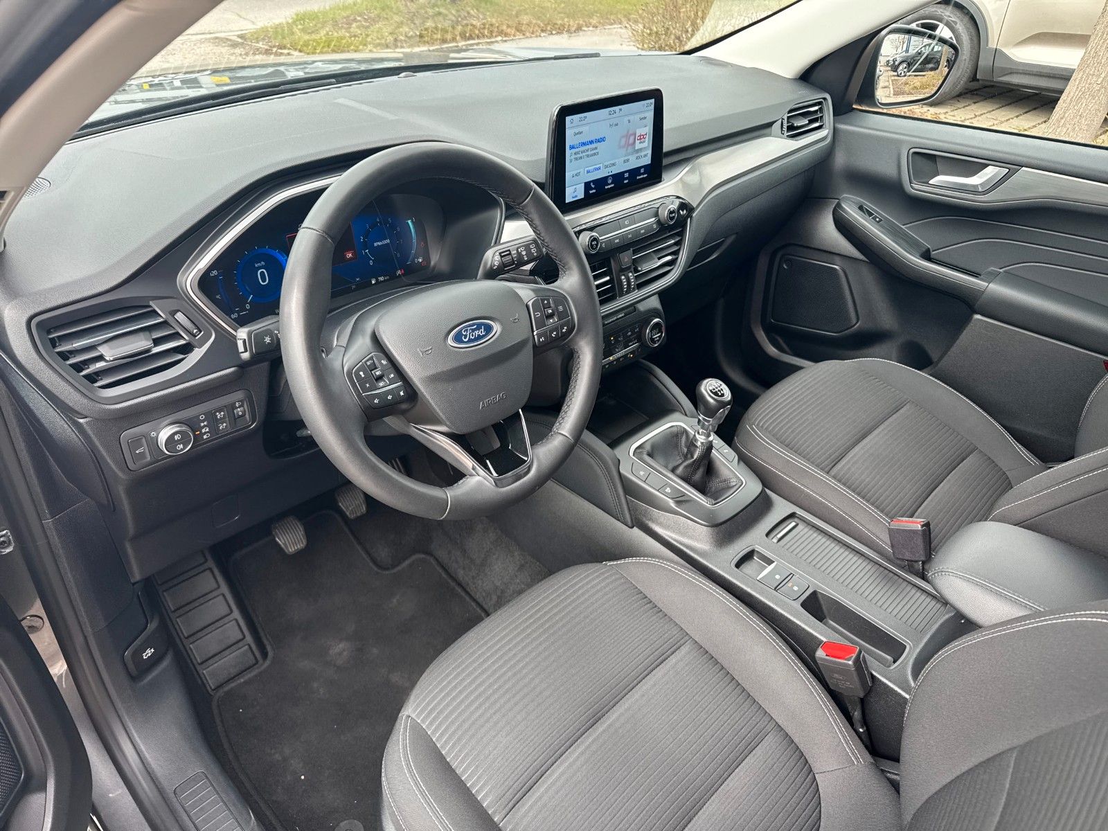 Fahrzeugabbildung Ford Kuga Titanium, FAHRASSISTENZPAKET