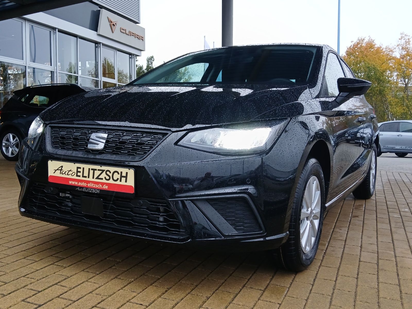 Fahrzeugabbildung SEAT Ibiza TSI Road-Edition DSG LED Navi AID ACC RFK