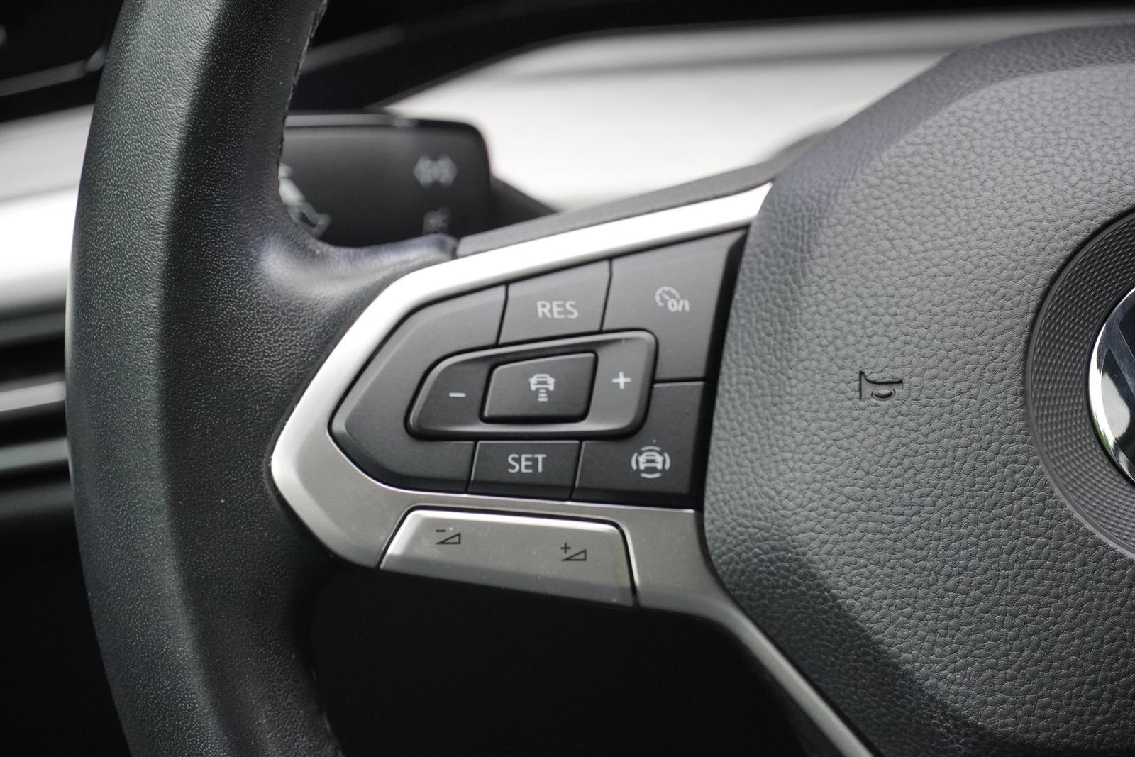 Volkswagen Golf VIII 1.5 TSI Life LED ACC Spurhalte, миниатюра 16