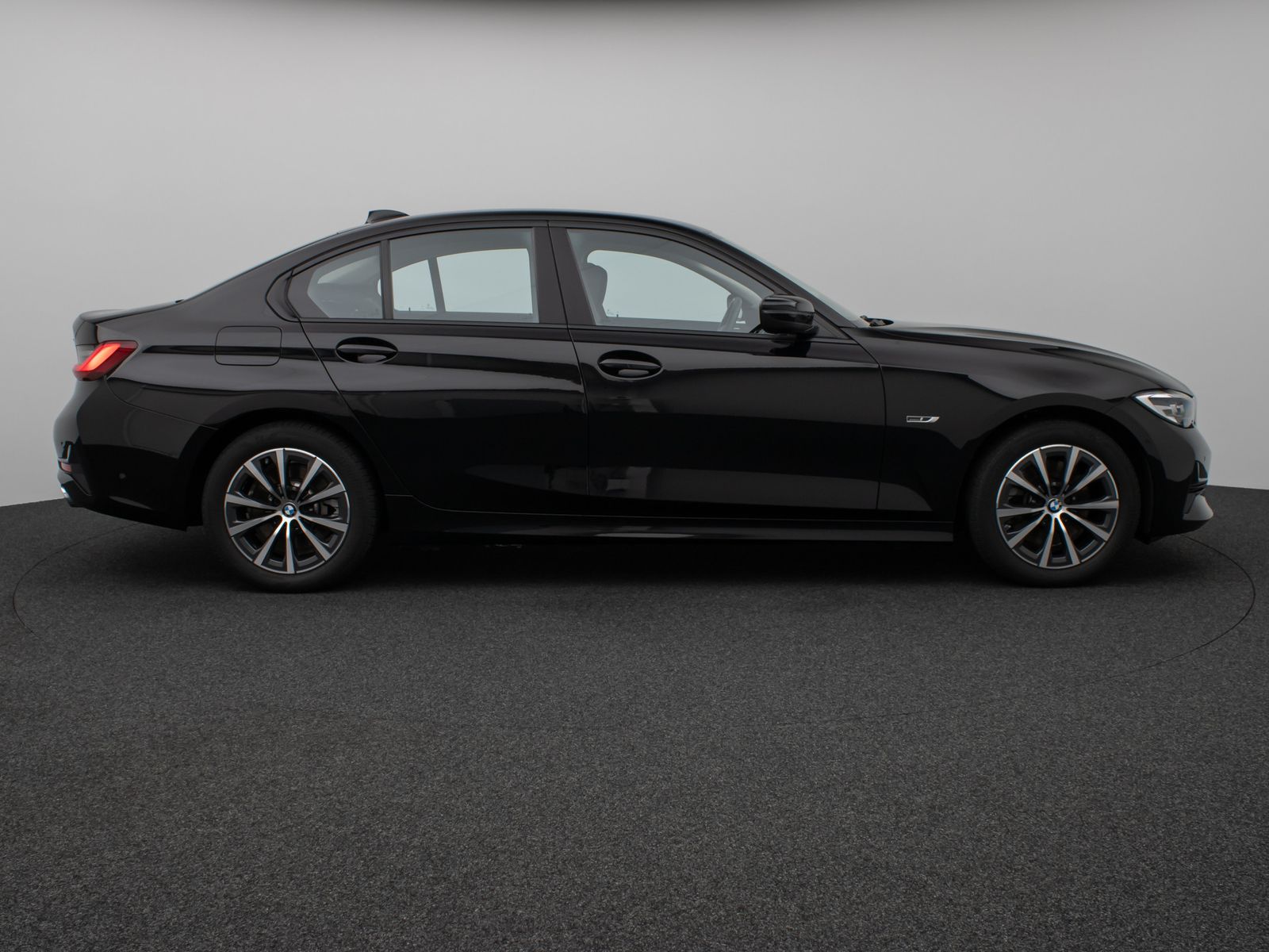 Fahrzeugabbildung BMW 320e Kamera DAB HiFi Lenkradheizung Alarm Parkas