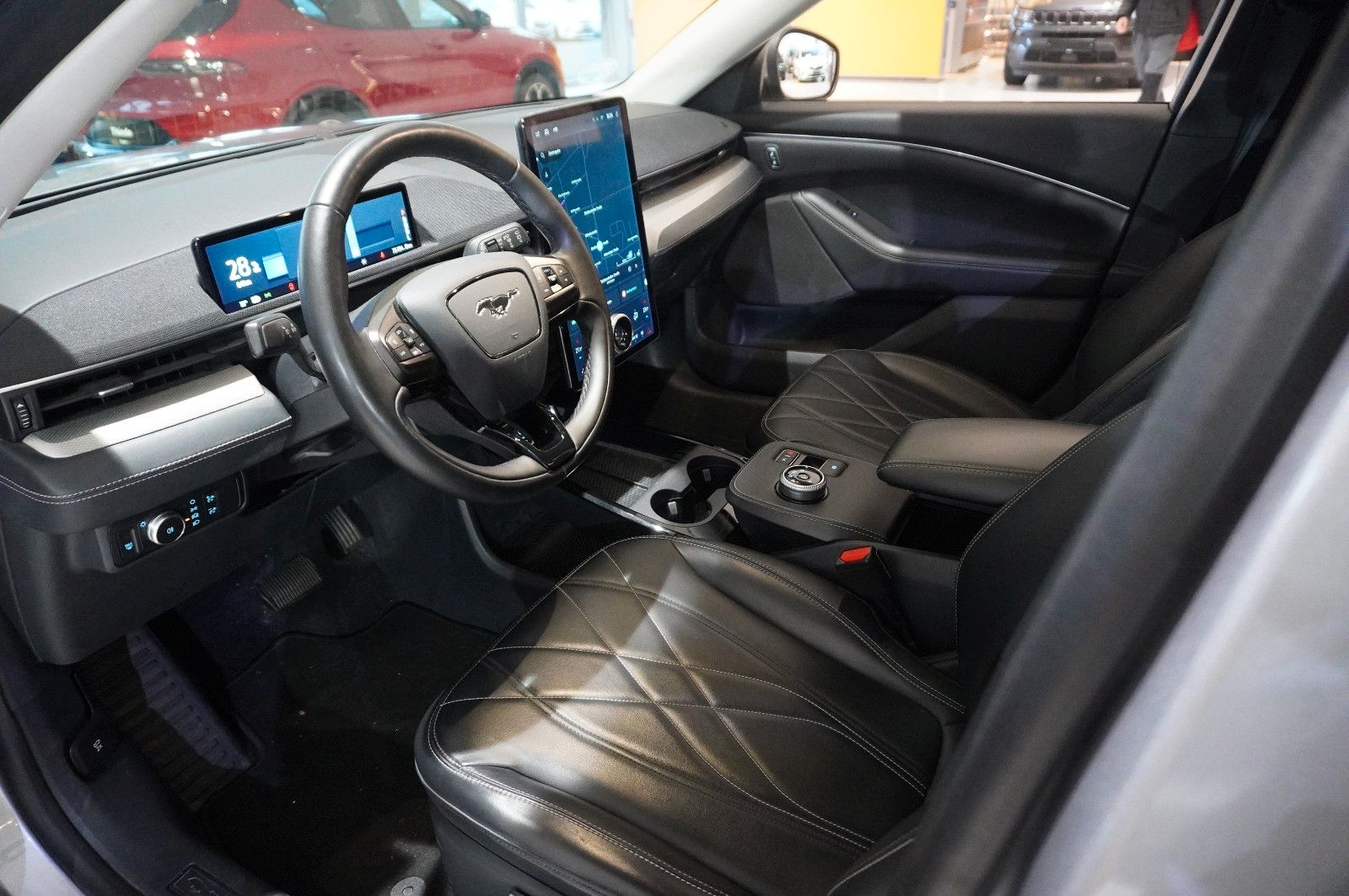 Fahrzeugabbildung Ford Mustang Mach-E NAVI/LED/KAMERA/LEDER/SHZ/DAB+