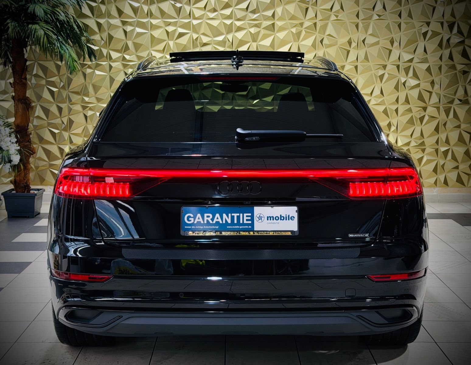 Audi Q8 50 TDI S-SITZE HUD ACC LUFT PANO AHK 360 foto 5