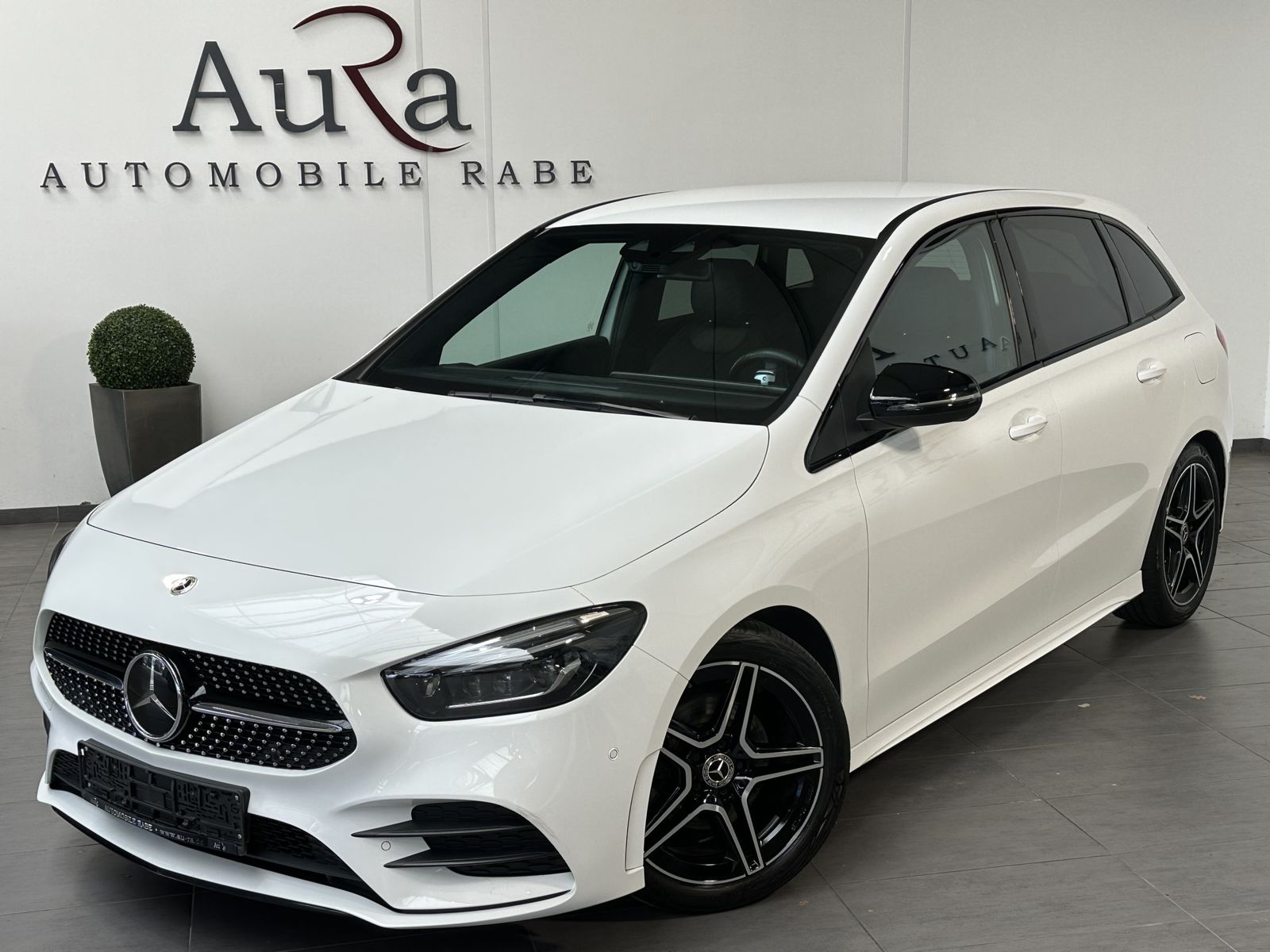 Fahrzeugabbildung Mercedes-Benz B 200 AMG-Line NAV+LED+ACC+SHZ+VCOCK+NIGHT+SOUND