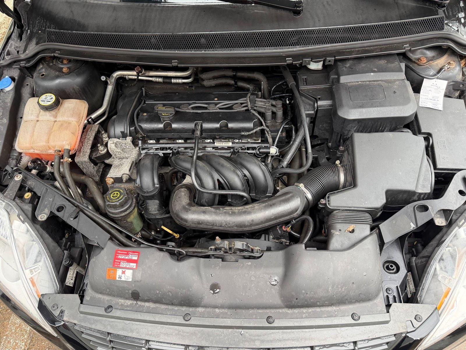 Ford Focus 2010 — photo 12