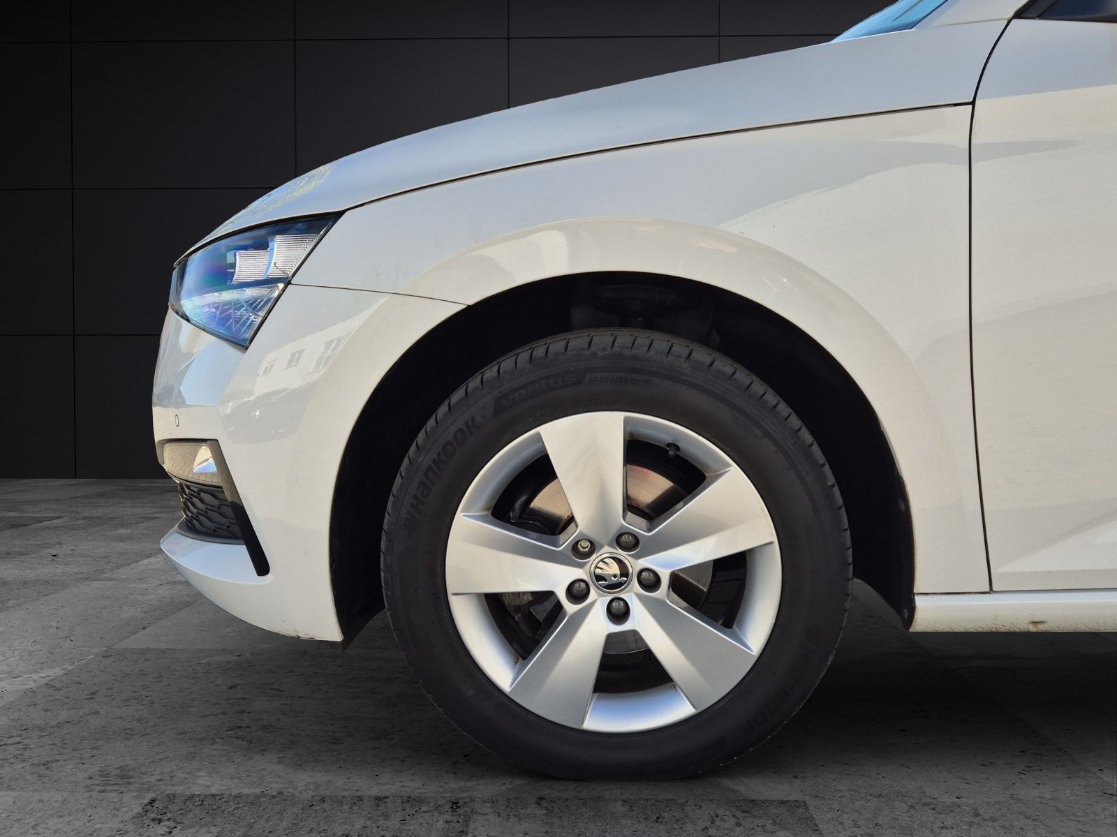 Fahrzeugabbildung SKODA Scala TSI Ambition DSG LED Navi AID GRA PDC SH L