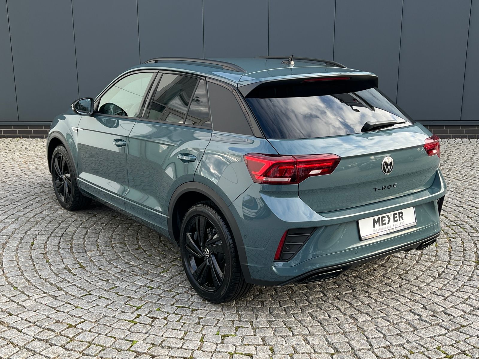 Fahrzeugabbildung Volkswagen T-Roc R-Line 1.5 TSI DSG *AHK, LED, Black Style,