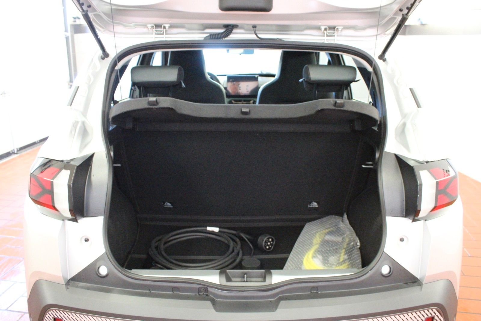 Fahrzeugabbildung Dacia Spring electric 100 Extreme