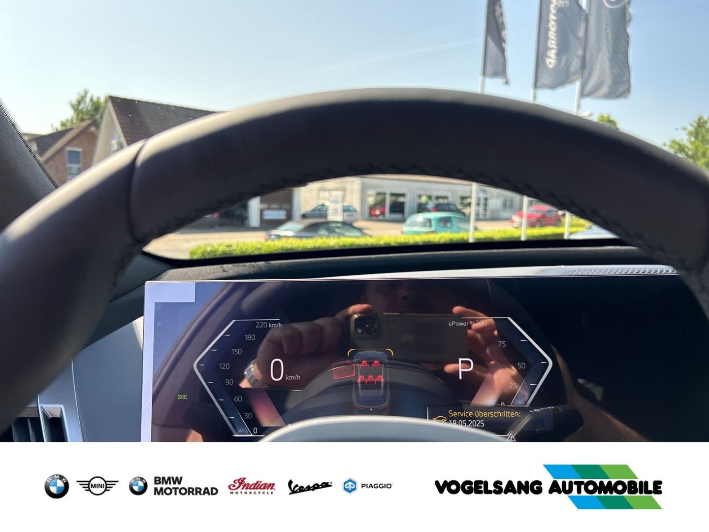 Fahrzeugabbildung BMW iX 60 M Sport Park-Assistent Sportpaket HUD Luft