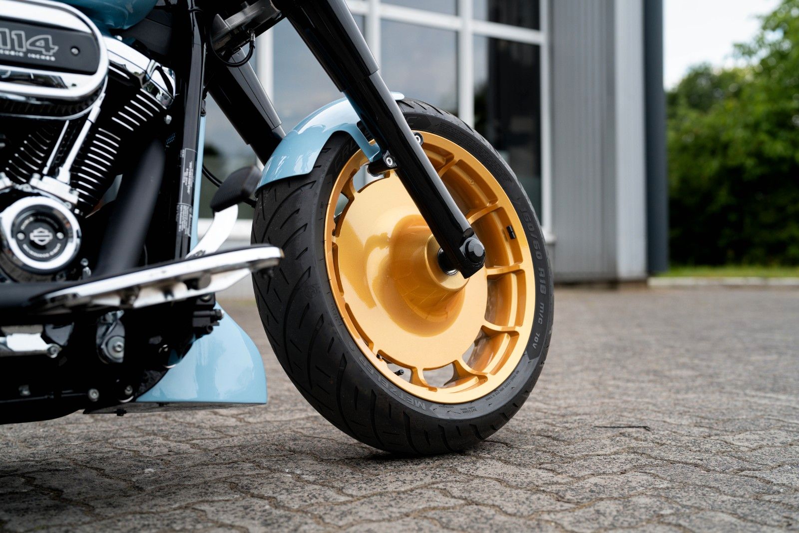 Fahrzeugabbildung Harley-Davidson Light Blue FAT BOY FLFBS 114 - Jekill & Hyde-