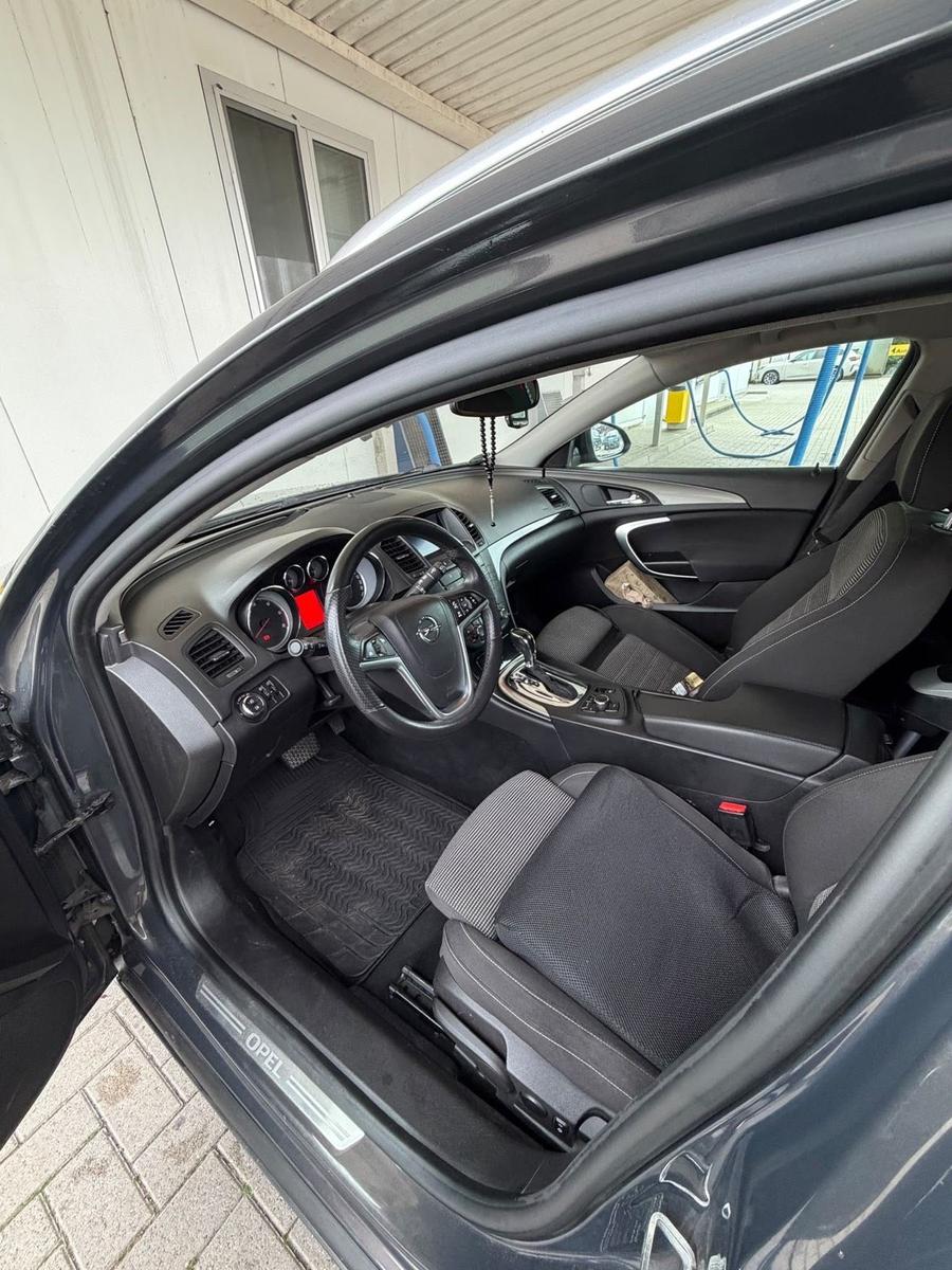 Opel Insignia 2013 — photo 11