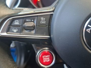Alfa Romeo Giulia 2.9 V6 Bi-Turbo Quadrifoglio Kam.+KeyLess