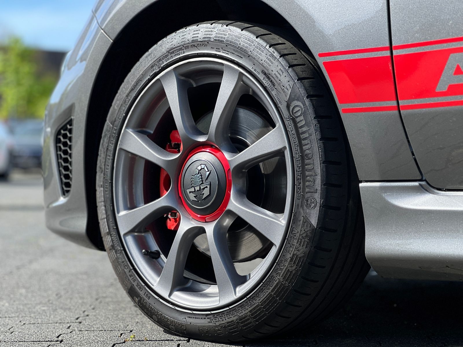 Fahrzeugabbildung Abarth 595 Skydome PANO XEN NAV SHZ PDC ALU