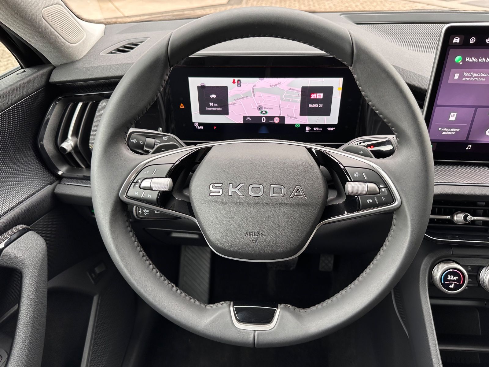 Fahrzeugabbildung SKODA Kodiaq 2.0 TDI 4x4 Selection AHK/7-Sitz/Navi/ACC