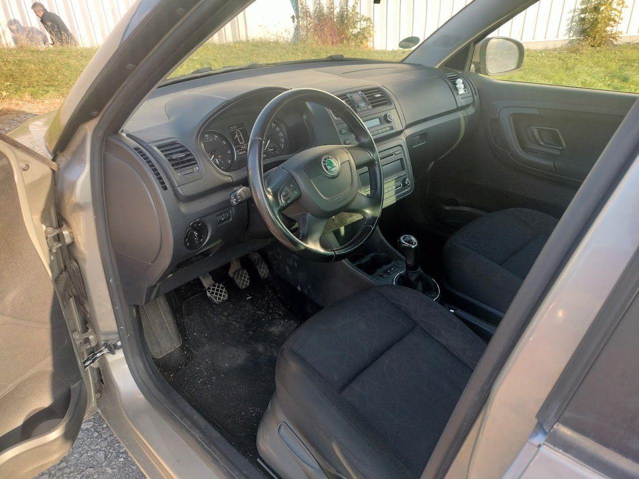 Skoda Fabia 2012 — photo 11