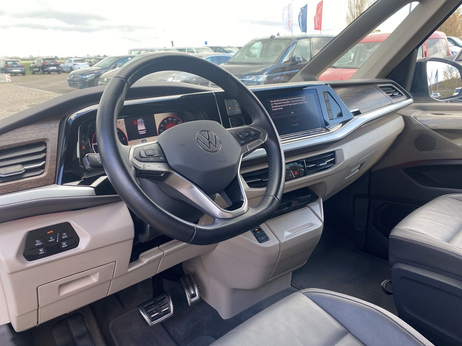 Fahrzeugabbildung Volkswagen T7 Multivan 2.0 TDI DSG Style MATRIX STANDHZG