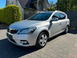 Kia cee'd Sportswagon 1.4 SHZ Tempomat Xenon - Kia cee'd Sportswagon aus 2011