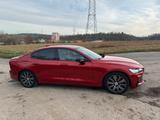 Volvo S60 T5 R Design 8Fach STHZ ACC Pano Garantie - Volvo S60 mit Benzin-Antrieb