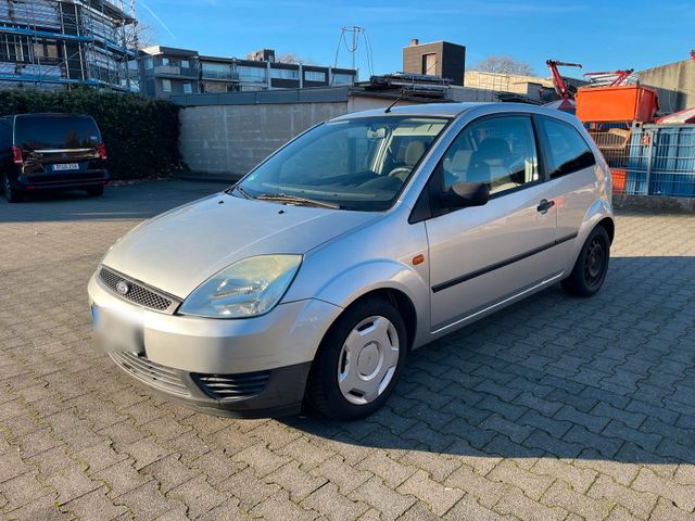 Ford Fiesta silber - Flotter Stadtflitzer ...