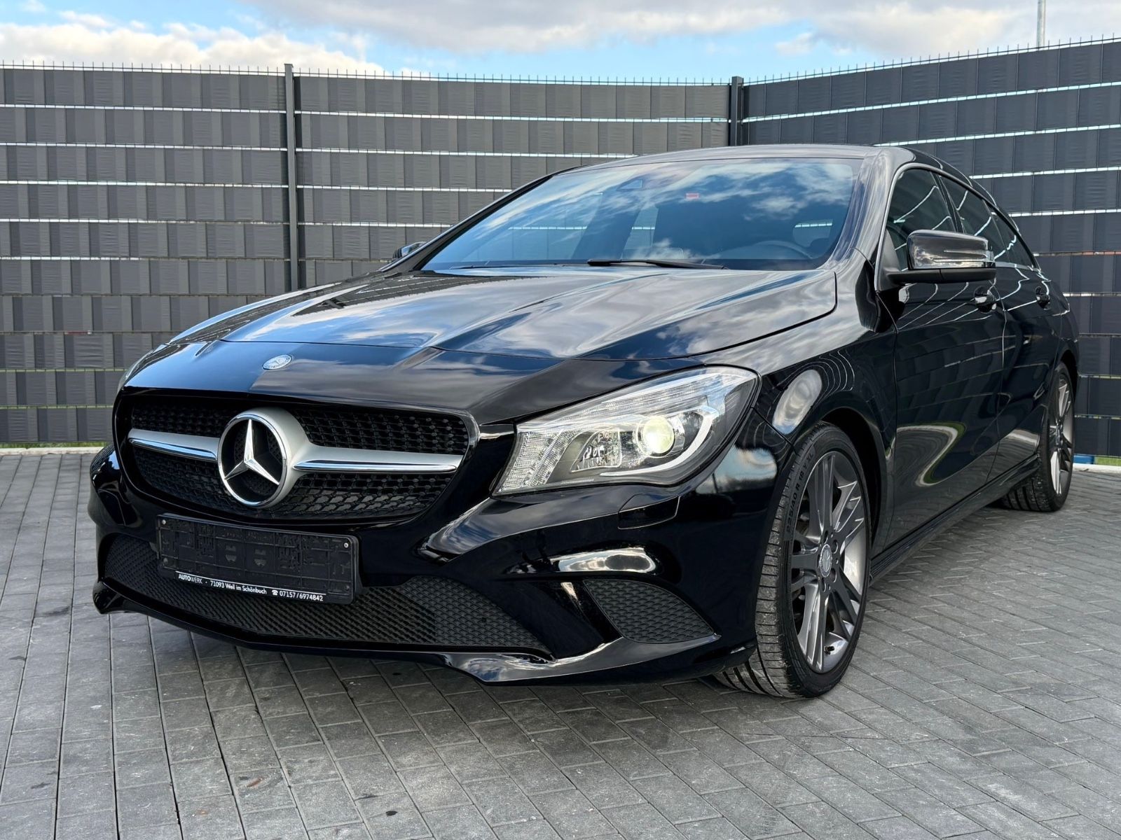 MERCEDES-BENZ CLA 200 Shooting Brake