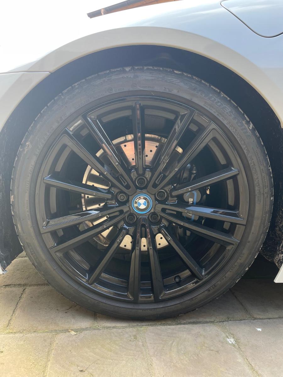 BMW i8 Roadster /Servi+Reifen neu 92,8% Batterie