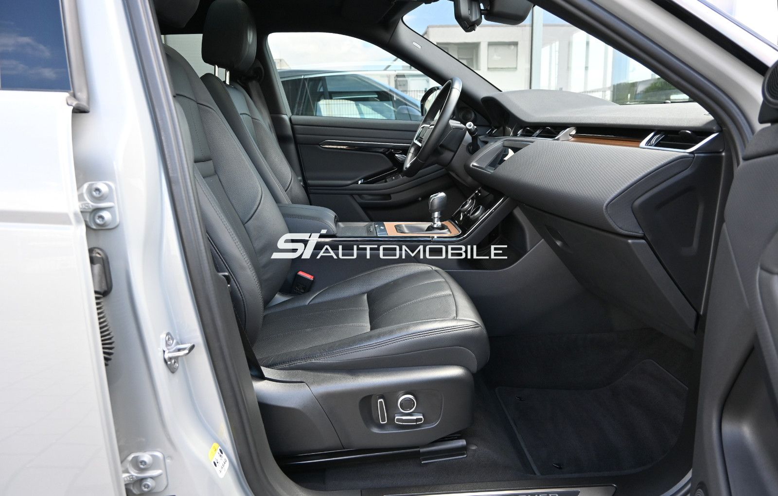 Fahrzeugabbildung Land Rover Range Rover Evoque D165 Nolita Edition °AHK°STHZ