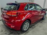 Hyundai i30 STYLE NAVI LED RFK PDC 1.5 MPI 70,6kW96PS... - Hyundai i30: Rot