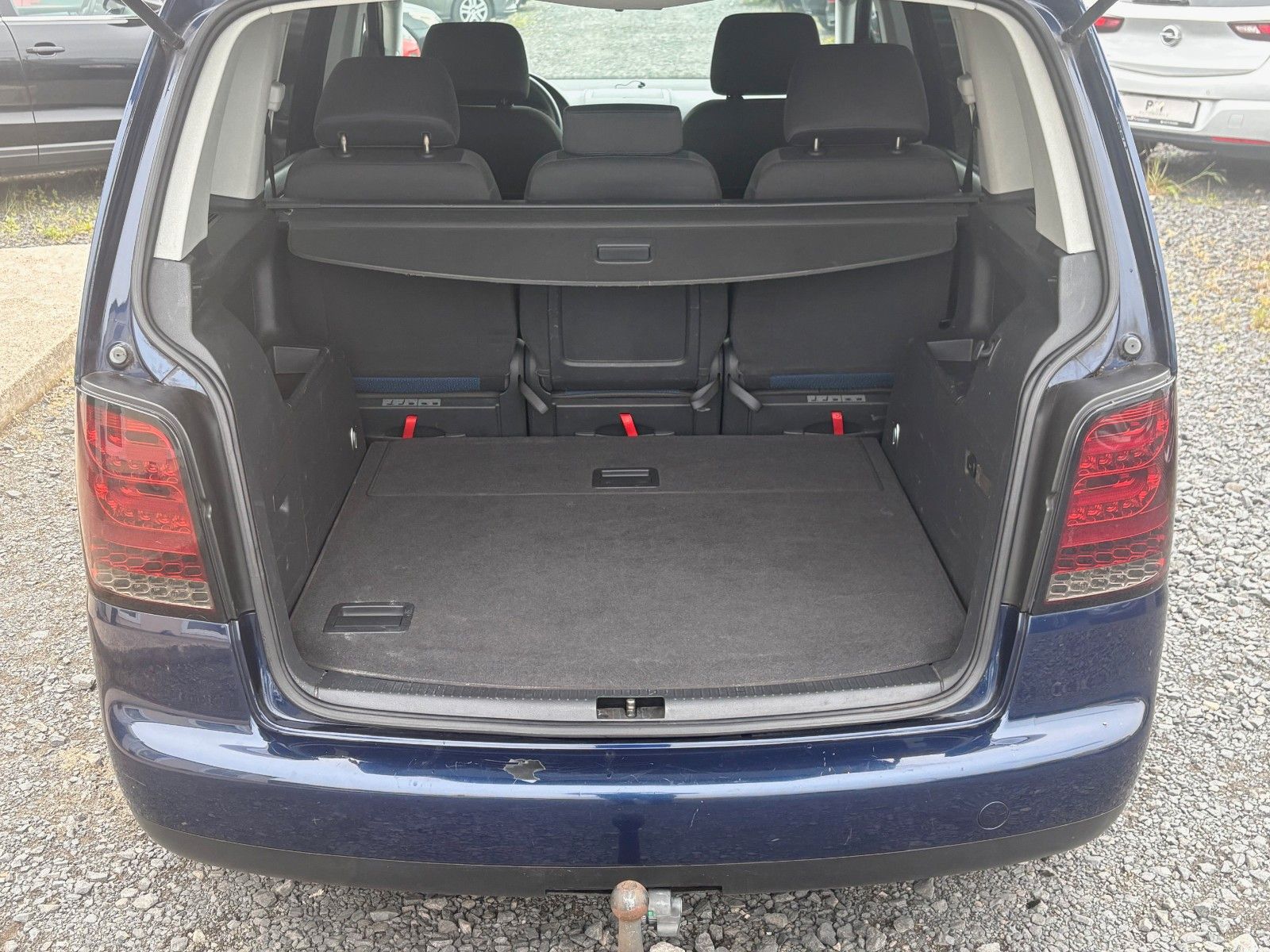 Fahrzeugabbildung Volkswagen Touran Trendline 1.9 TDI Navi SHZ AHK Klima
