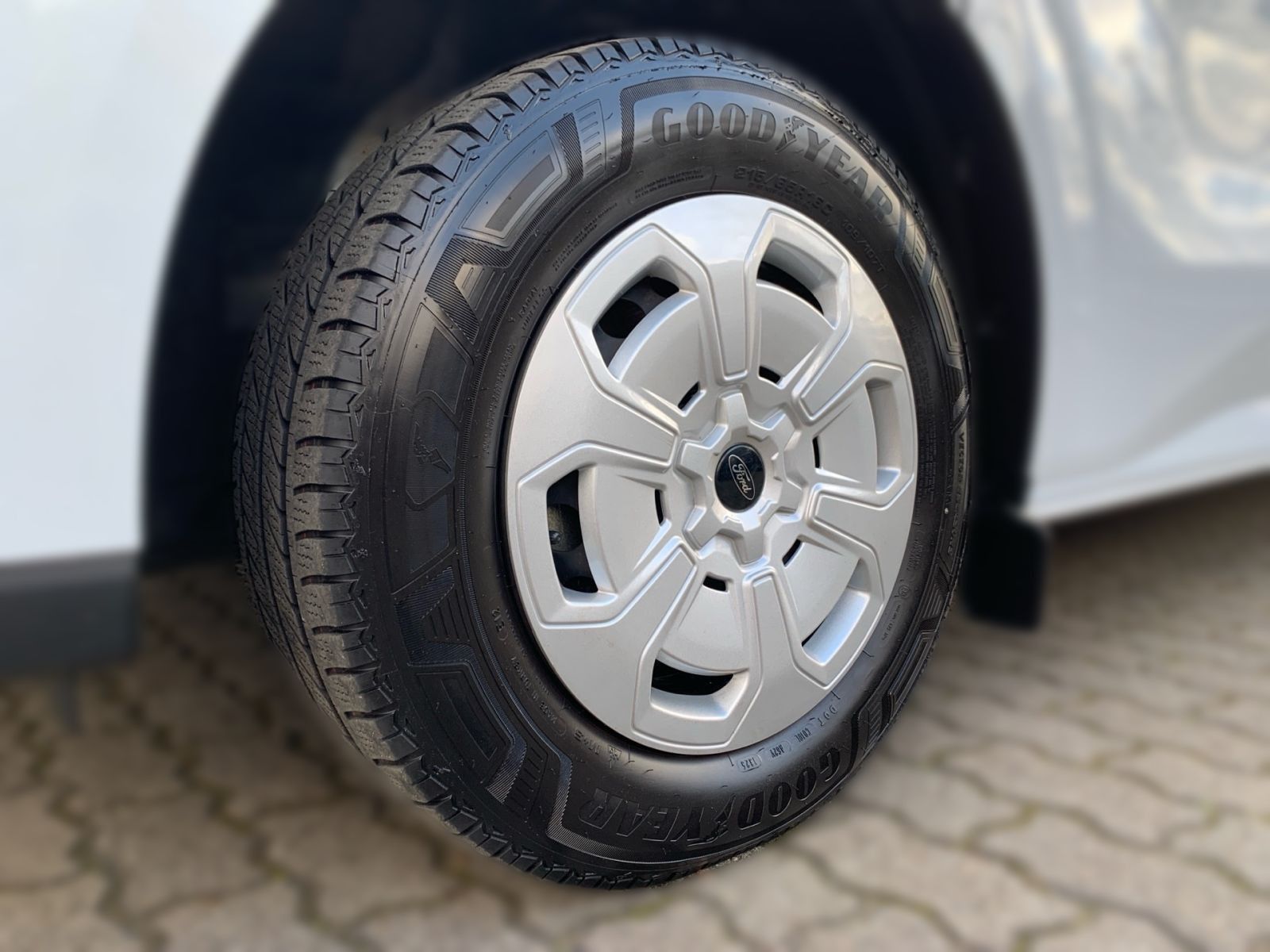 Fahrzeugabbildung Ford Transit Custom 2.0 EcoBlue 280 L2 Trend FWD