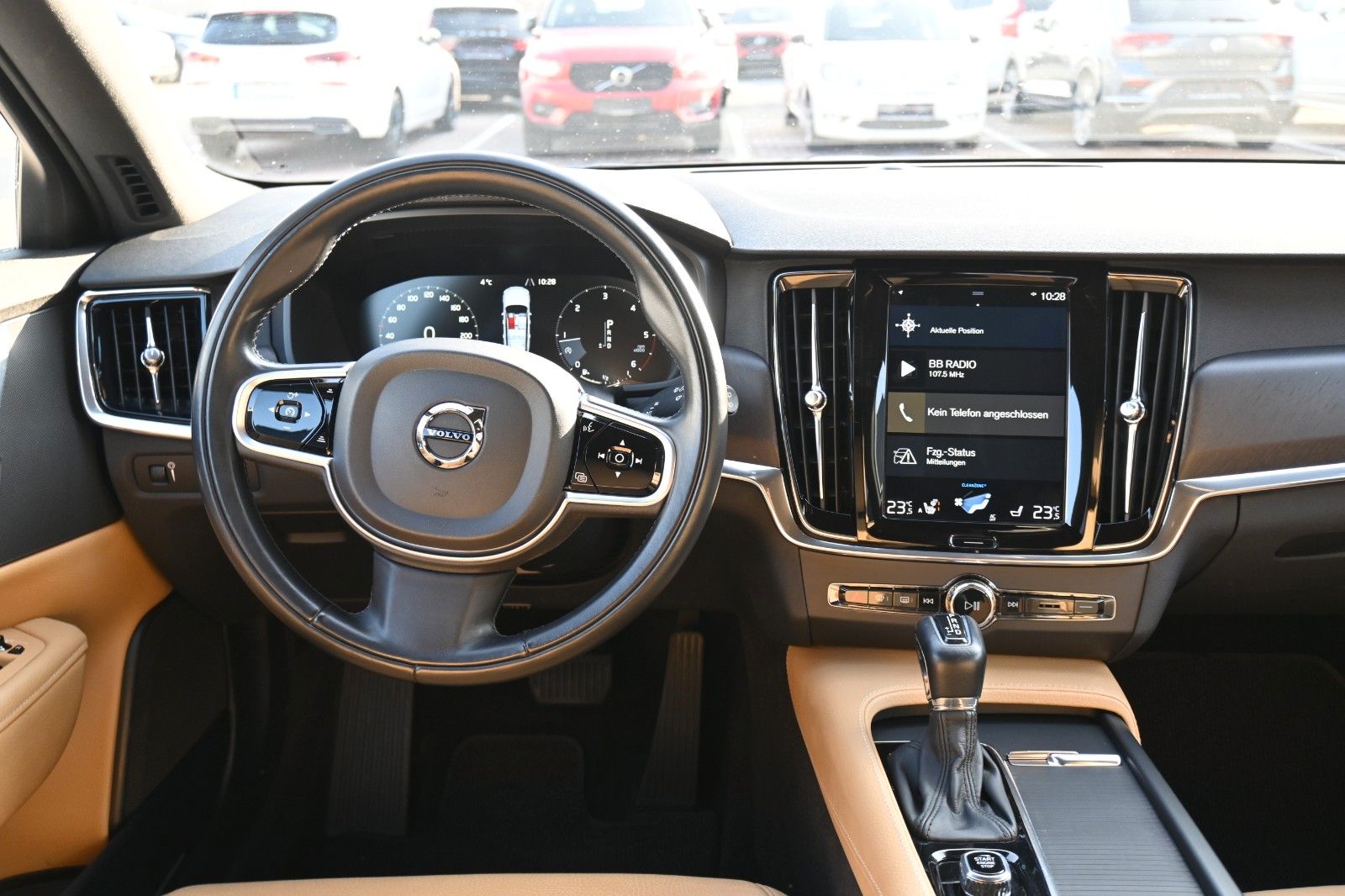 Fahrzeugabbildung Volvo V90 CC D4 AWD*STHZ*MIetkauf möglich