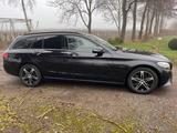 Mercedes-Benz C 300 d T Autom. - - Mercedes-Benz C 300 mit Diesel-Antrieb