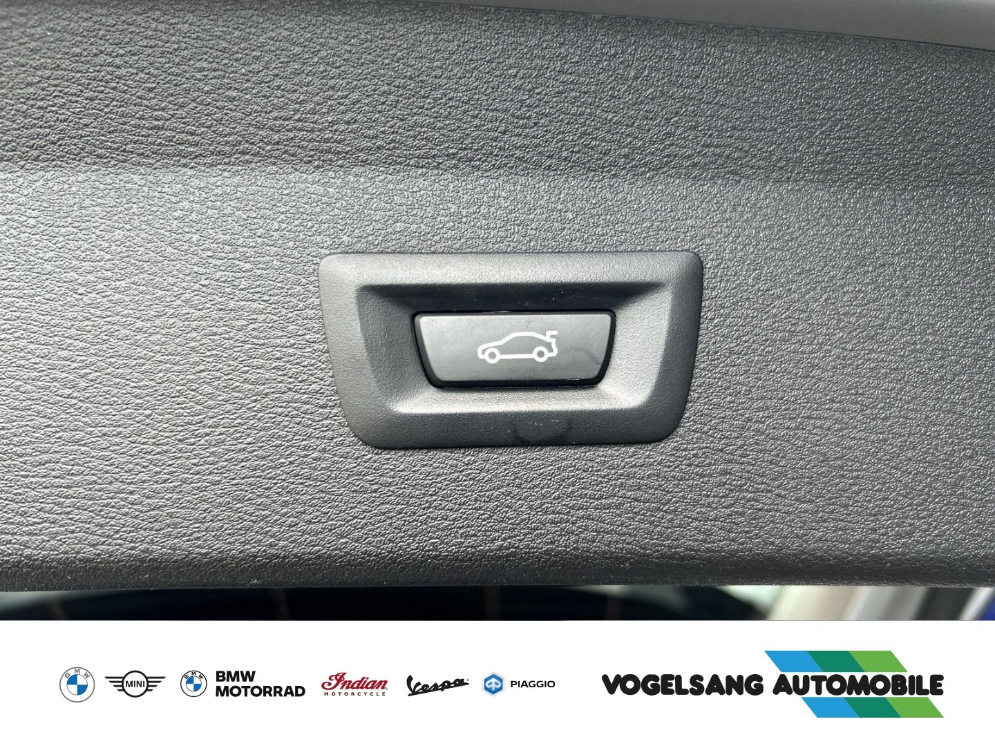 Fahrzeugabbildung BMW X1 20i xDrive,SportLine,AHK,Rückfahrk.,H&KSound,