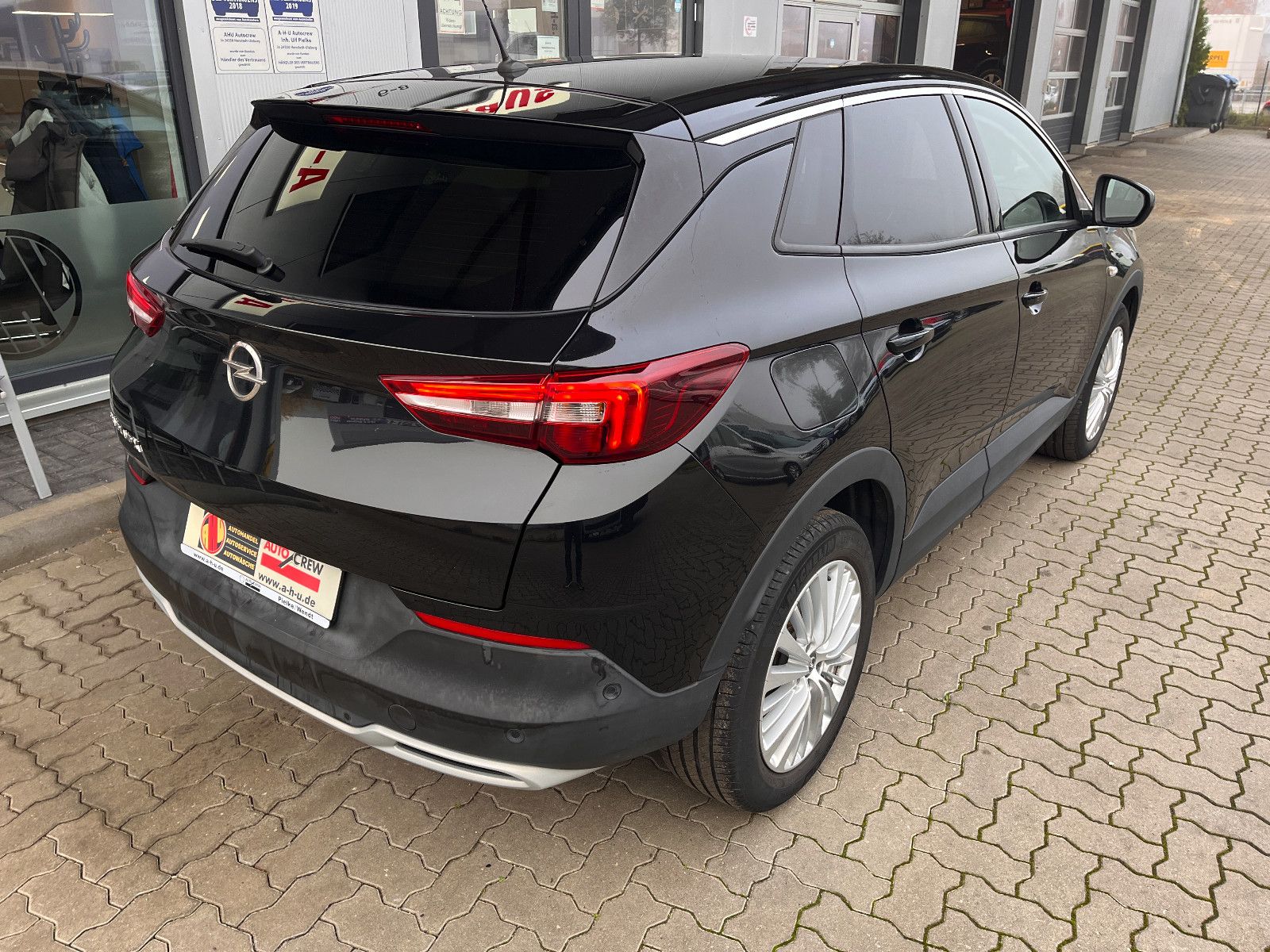Fahrzeugabbildung Opel Grandland (X) 1.6 Turbo Automatik