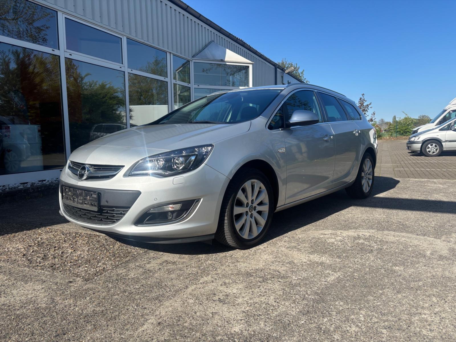 Opel Astra J Sports Tourer Exklusiv
