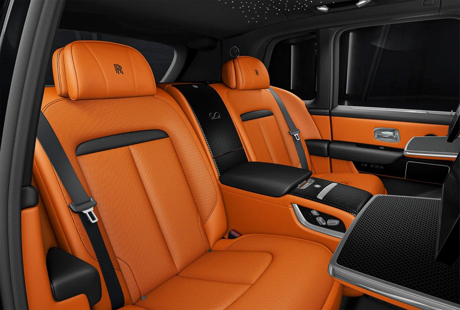 Rolls-Royce CULLINAN BLACK BADGE 4 SEATS MY27 Fully Loaded imagem 3