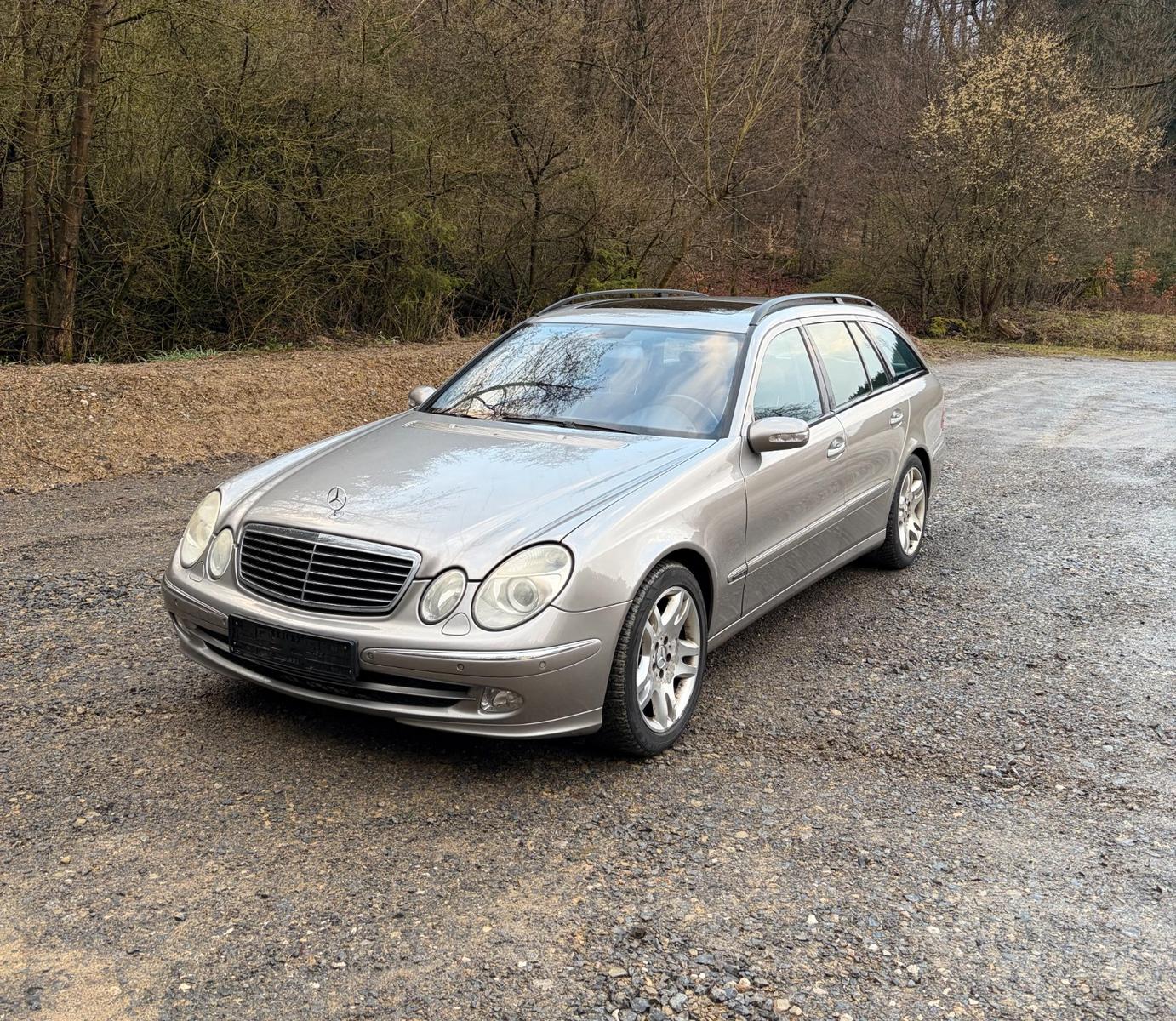 Mercedes-Benz E320 2004 — photo 10