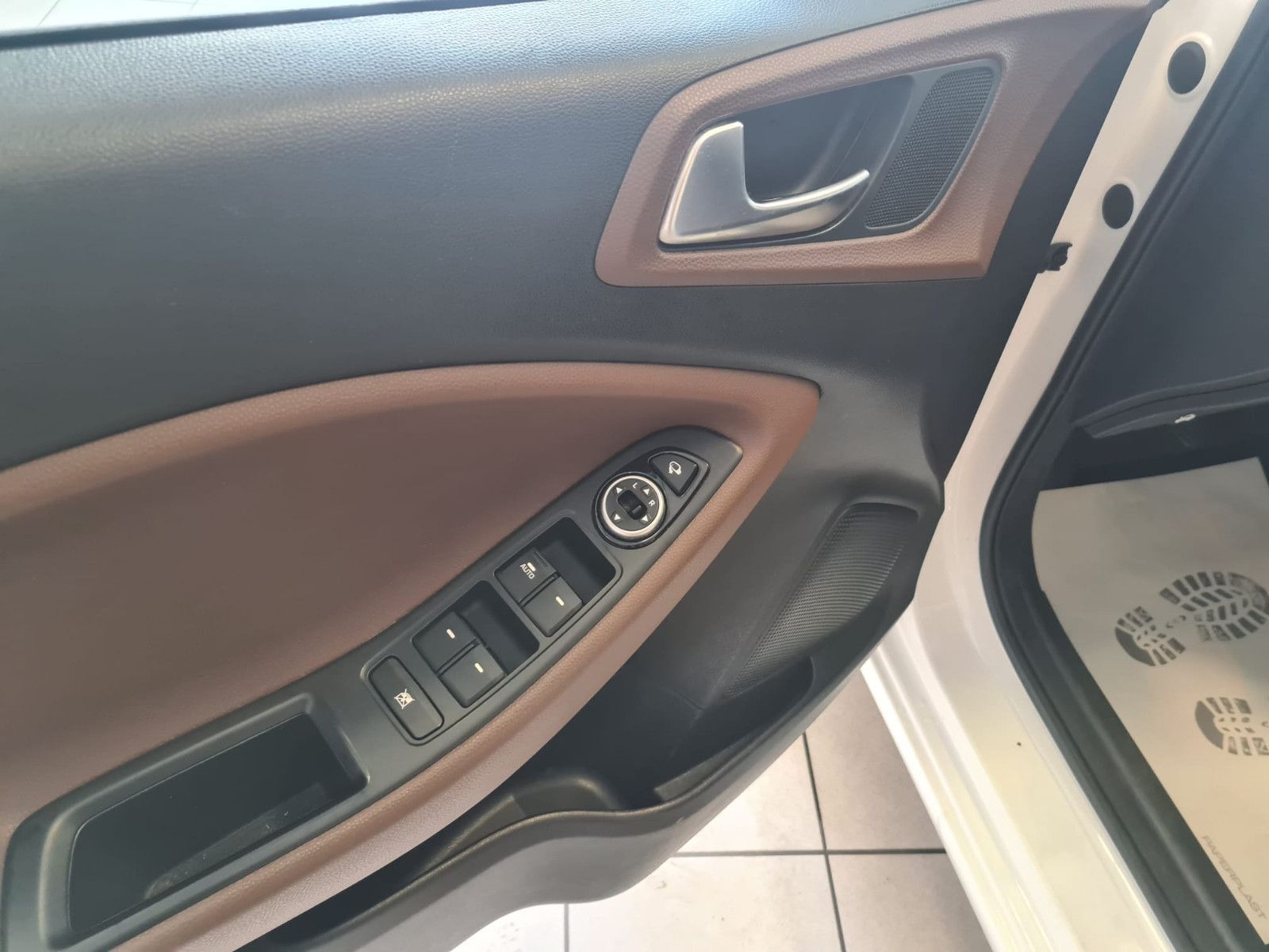 Fahrzeugabbildung Hyundai i20 Style / KLIMA / PANORAMADACH/GARANTIE