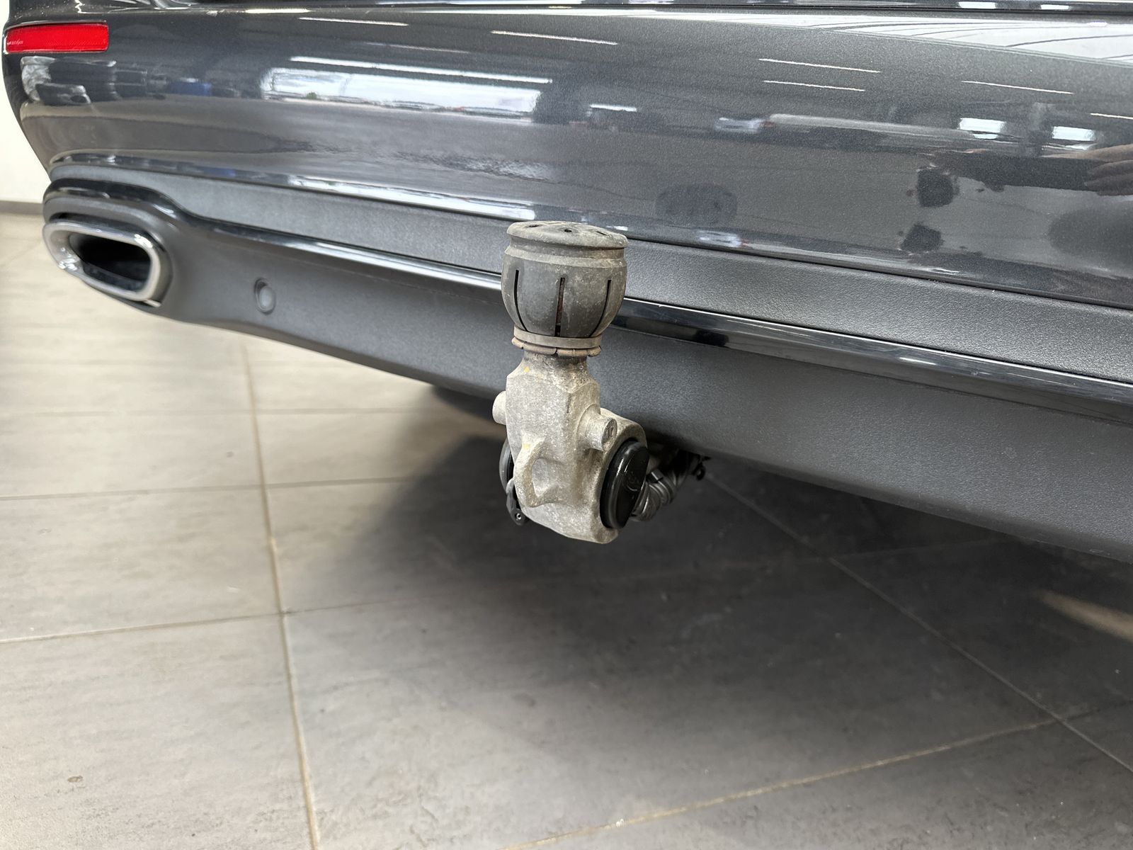 Fahrzeugabbildung Mercedes-Benz E 300de T 4M Avantgarde NAV+LED+AHK+WIDE+360°+PP