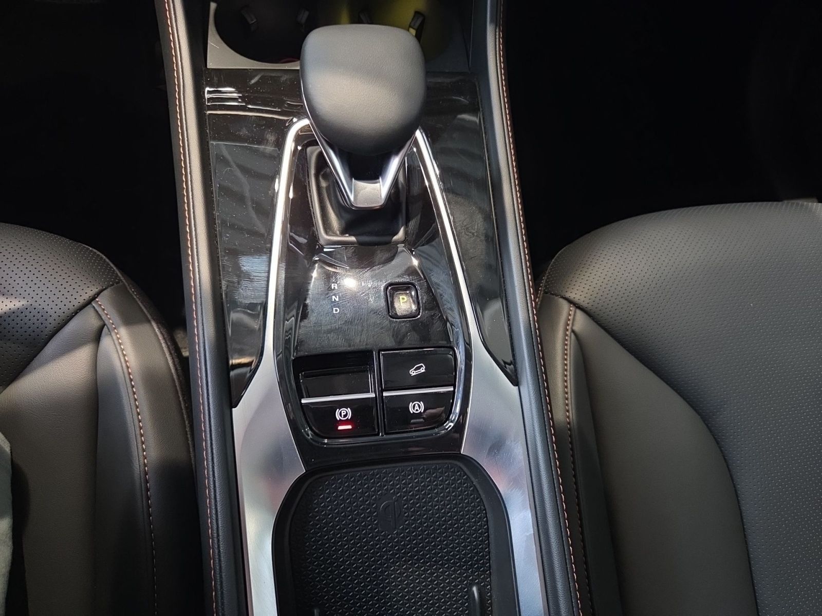 Fahrzeugabbildung MG HS 1.5 GDI Hybrid+ Luxury Autom. *NAVI*KLIMA*SIT