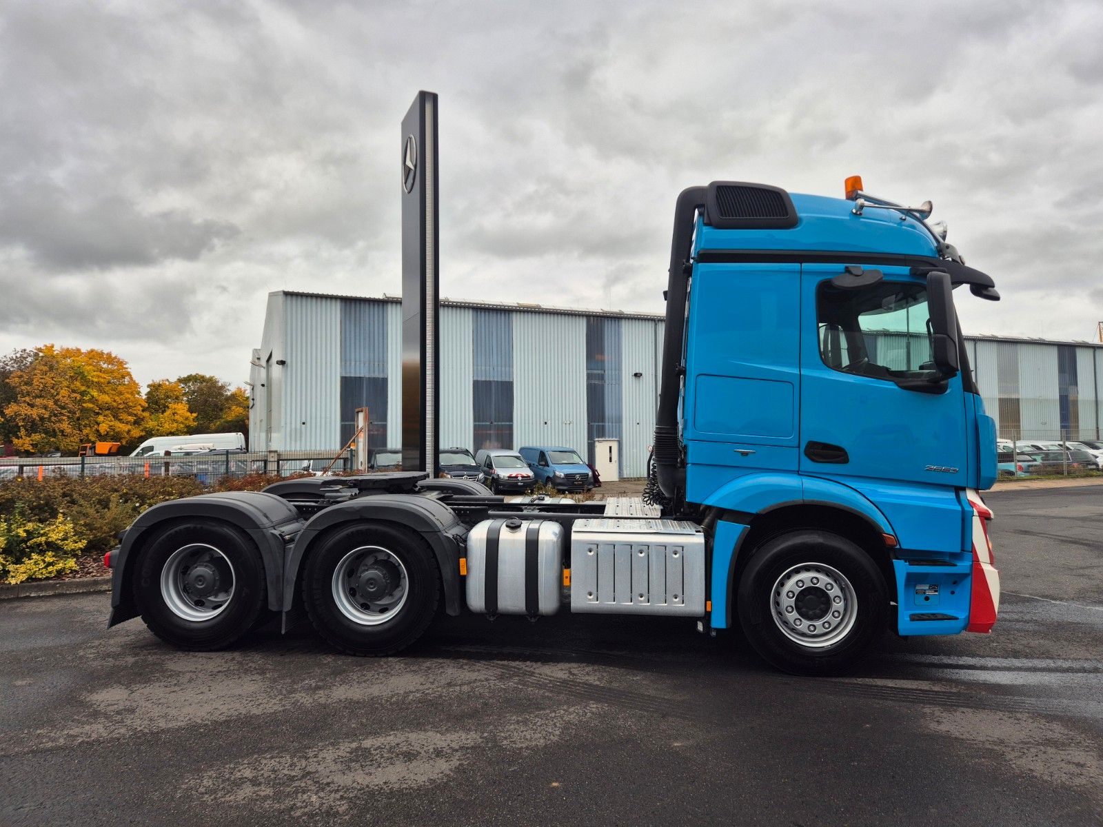 Fahrzeugabbildung Mercedes-Benz Actros 2653 LS 6x4 Retarder 120.000kg