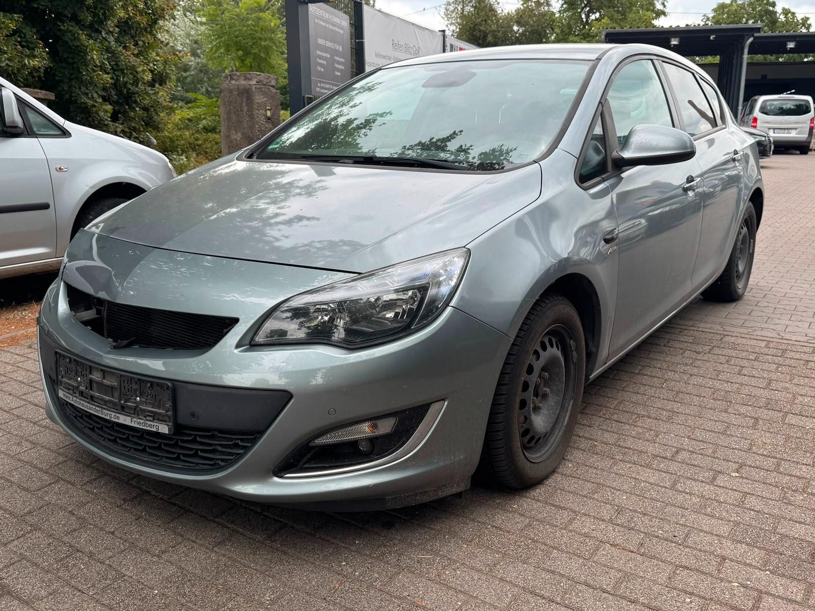 Opel ASTRA 1.4T AUT. KLIMA NAVI KAMERA RECHTS BESCHÄD