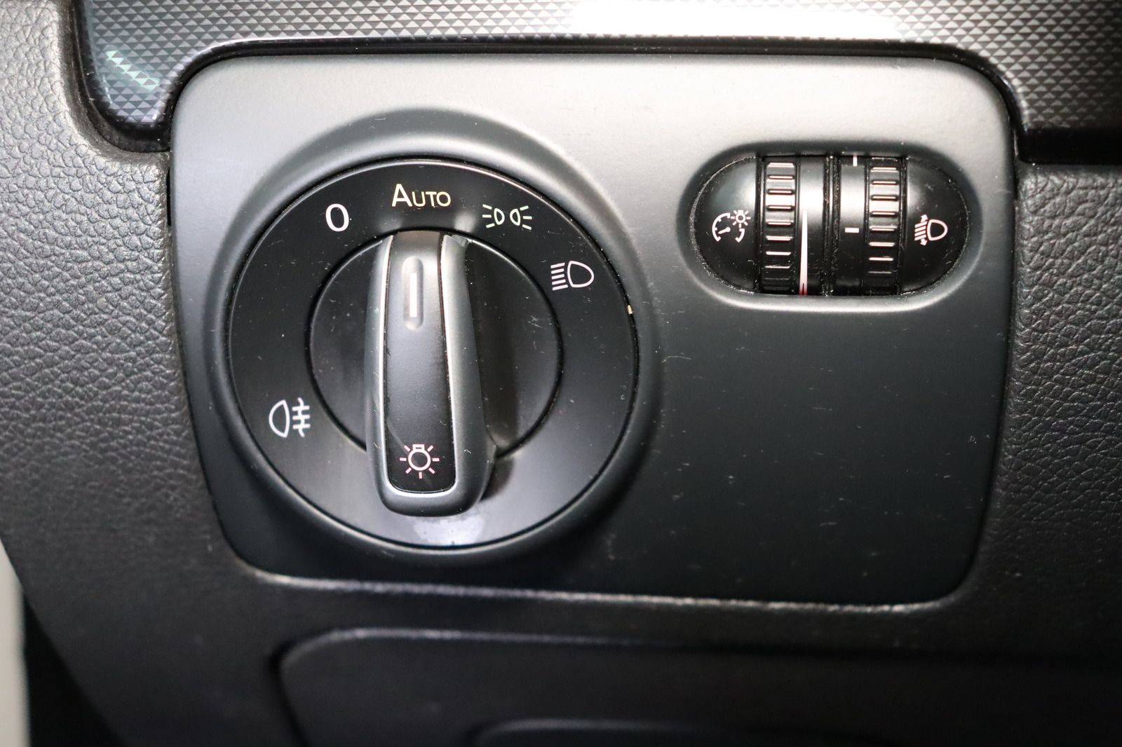 Fahrzeugabbildung Volkswagen Golf 1.6 TDI BMotion Tech Comfortline Variant