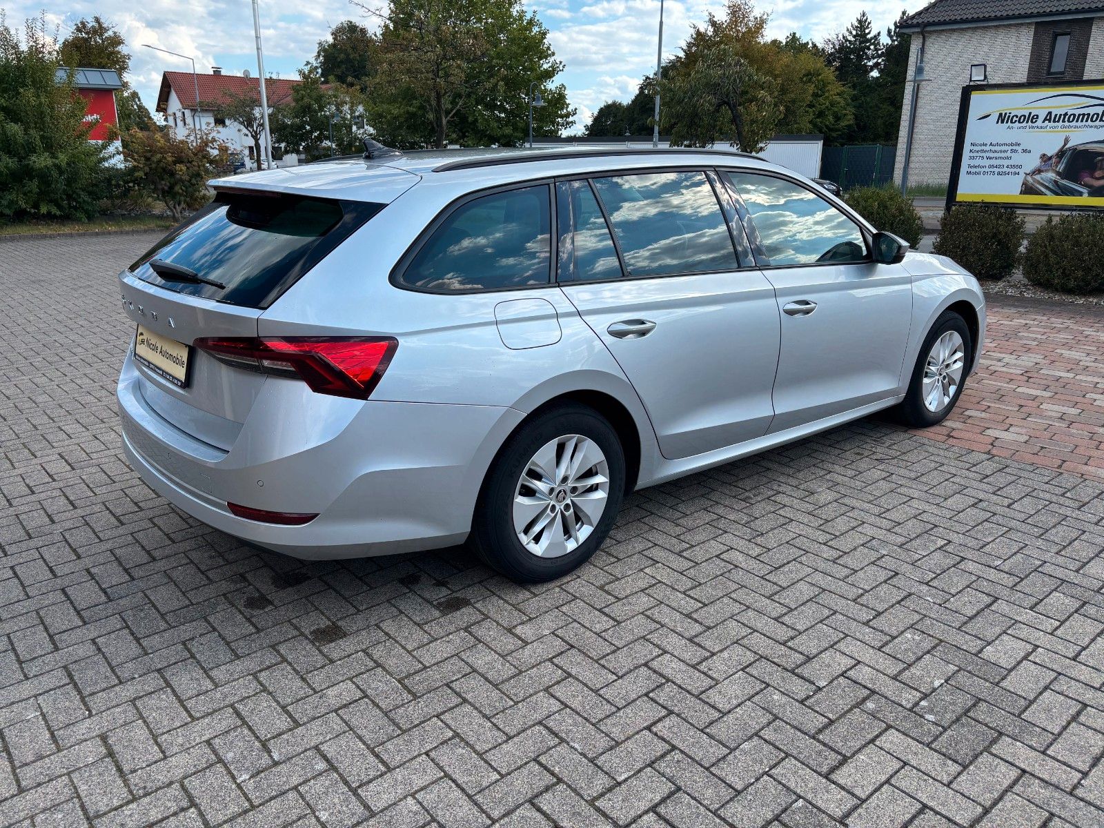 Skoda Octavia Combi Ambition+Navi+1.Hand+Ahk+ imagem 3