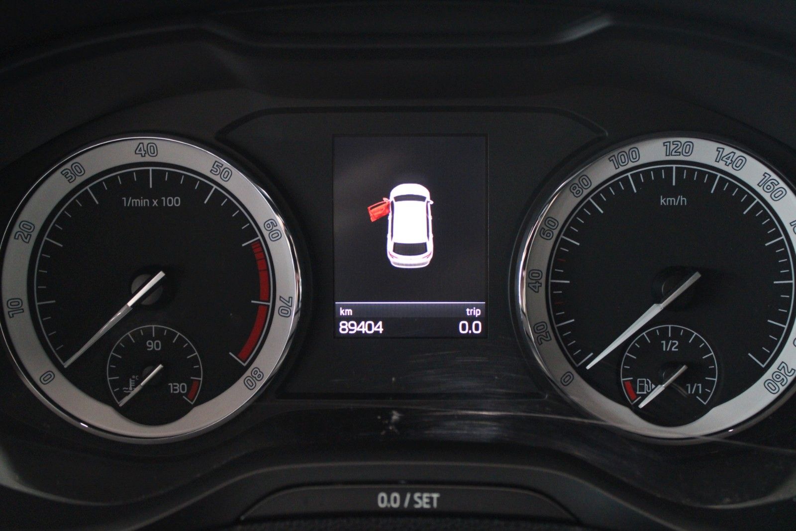 Fahrzeugabbildung SKODA Karoq 1.5 TSI ACT DSG Style LED AHK NAVI WinterP