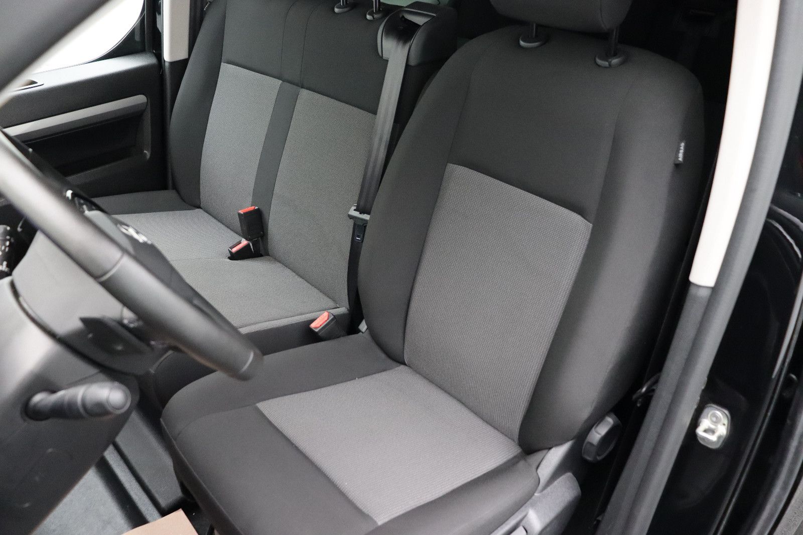 Fahrzeugabbildung Opel Zafira Life 2.0 AT Edition XL L3 9-Sitzer