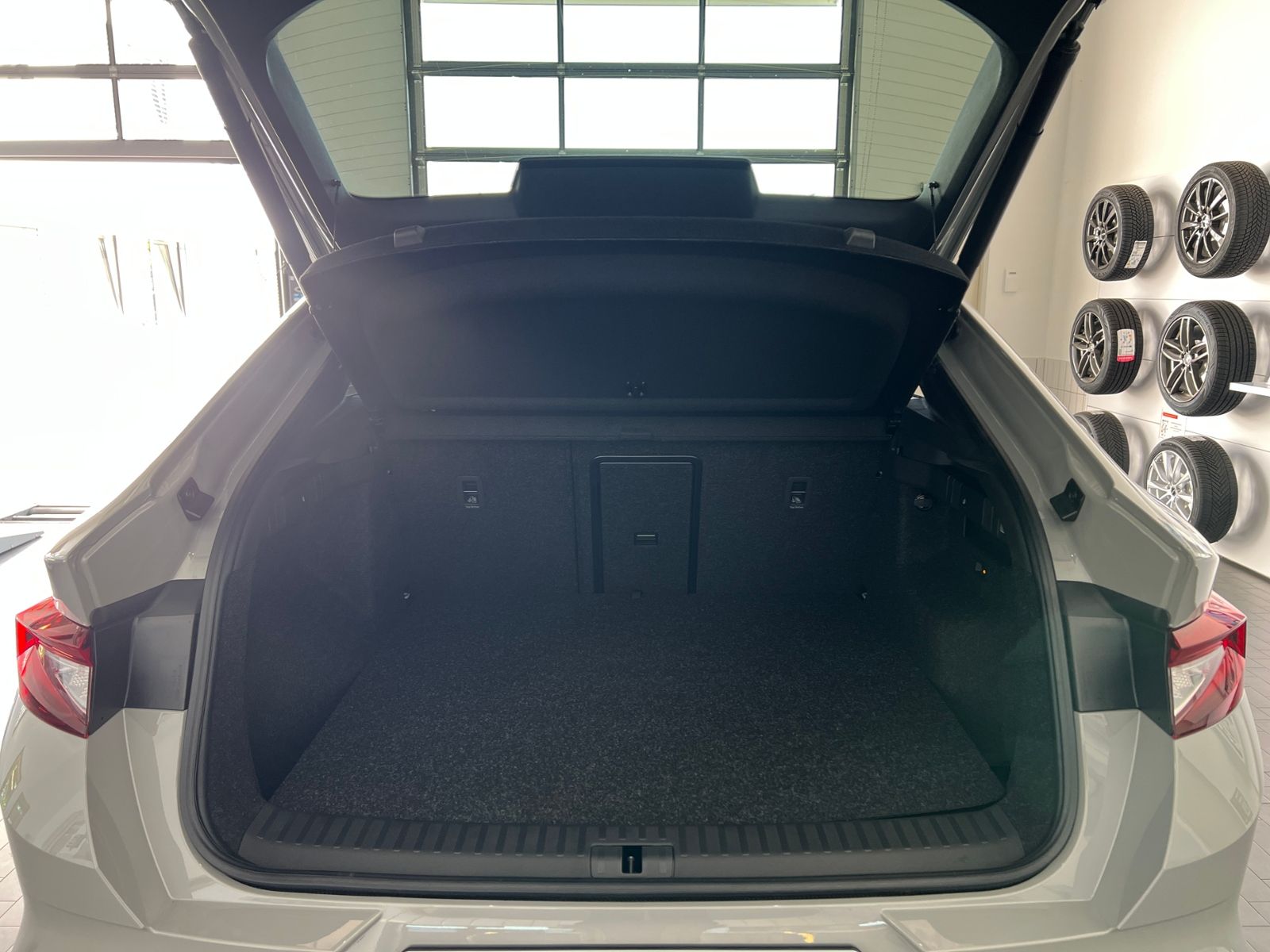 Fahrzeugabbildung SKODA Enyaq Coupé 85 Sportline *AHK, Matrix-LED, 21"-F