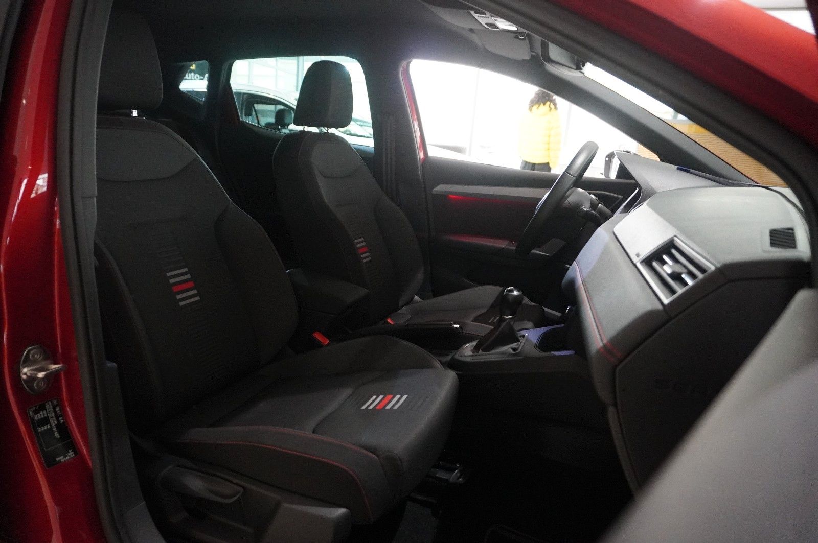 Fahrzeugabbildung SEAT Ibiza 1.0 TSI FR SPORT NAVI/LED/VIRTU./SHZ/TEMP.