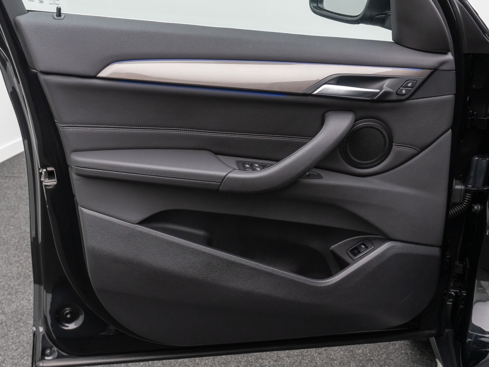Fahrzeugabbildung BMW X1 sD18i xLine Panoram Kamera HUD DAB HiFi Alarm