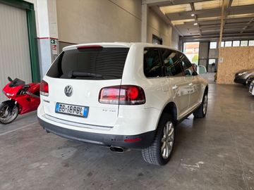 Volkswagen Touareg - 4
