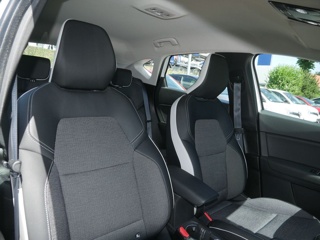 Fahrzeugabbildung Renault Captur Intens TCe 130 EDC GPF KAMERA NAVI LED